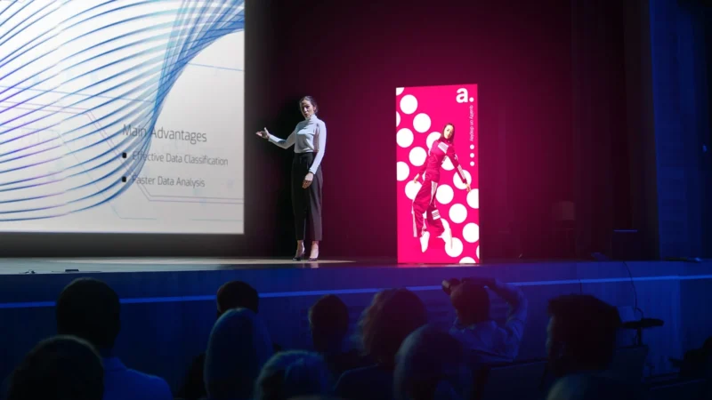 LED frame - illuminated exhibition wall