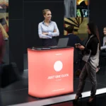 beursbalie - balie bedrukken - presentatiebalie - LED counter