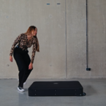 Pneumatisch zelfuitklappende mobiele beursbalie Quick Max met optionele LED-verlichting en bedrukte peesdoek textielprint van Eventshop.