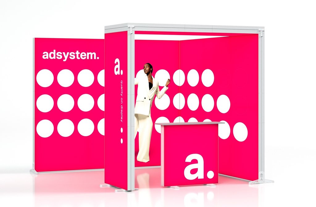 Modulaire beursstand Smart 3x3 L met vier verlichte LED frames in L-opstelling